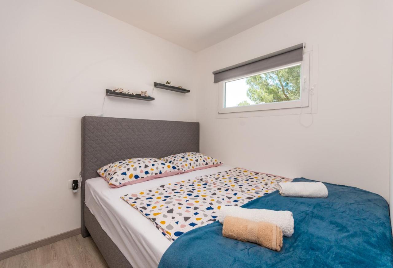 Mobile House Mm Villa Биоград на Мору Екстериор снимка